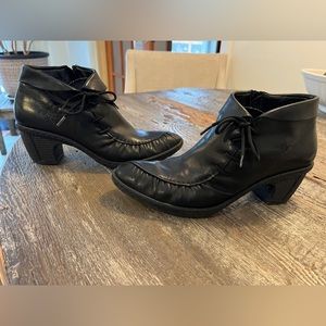 Reiker European black boots 2 inch heel EU 40, US 9.